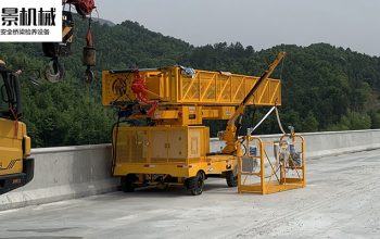 橋梁排水管安裝車：為橋梁排水管安裝保駕護航